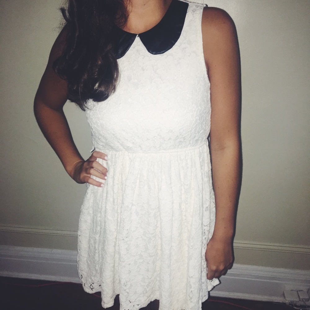 Lace Dress with Peter Pan Collar